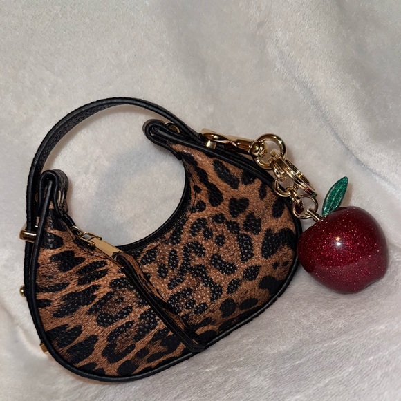 🍎Apple w/Green Leaf Purse Charm🍎 - Picture 5 of 6